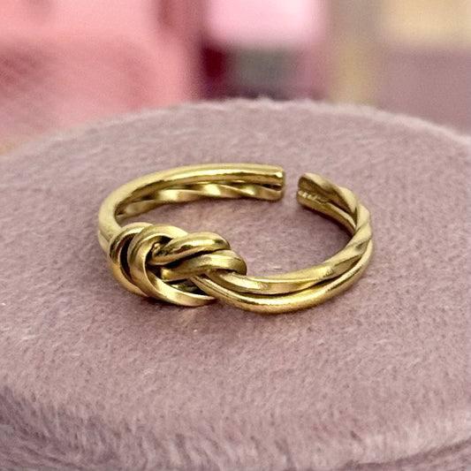 Gold Knot Ring