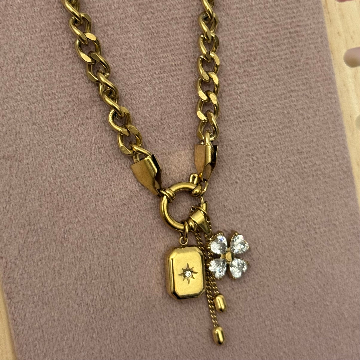 Sparkle Flower Necklace
